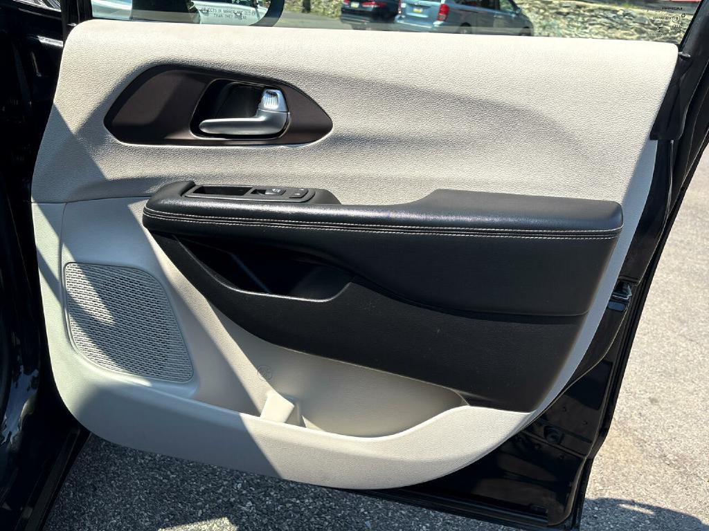 2022 Chrysler Voyager Image 20