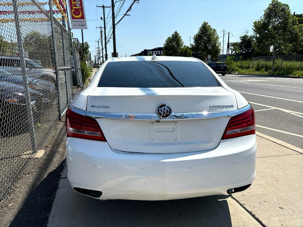2016 Buick Lacrosse Image 4