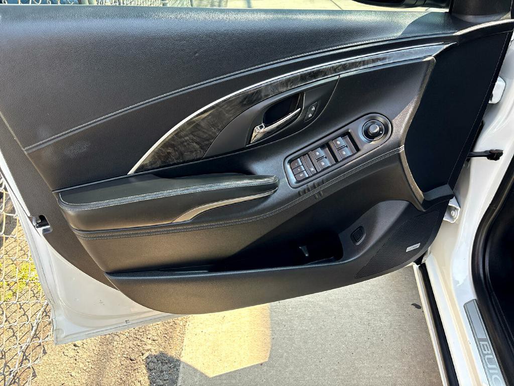 2016 Buick Lacrosse Image 6