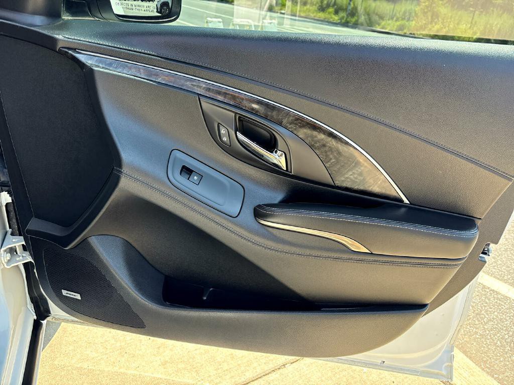 2016 Buick Lacrosse Image 14