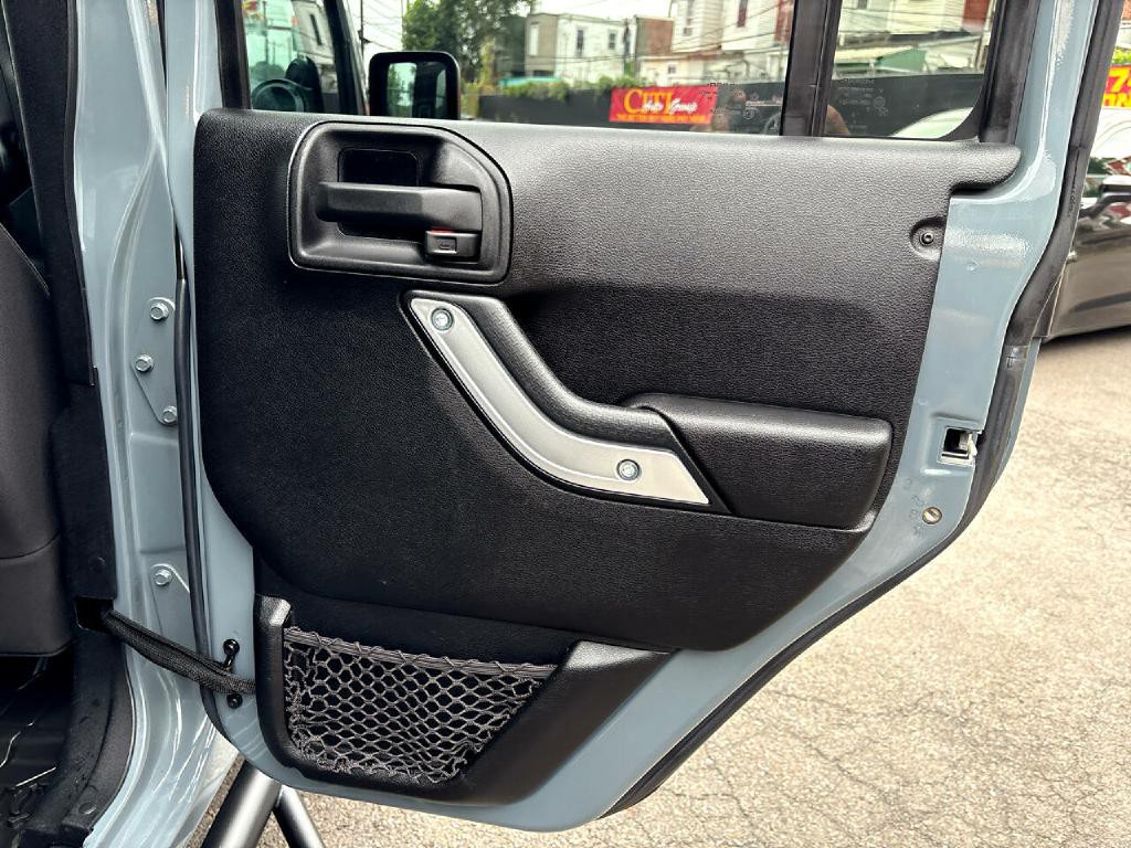 2014 Jeep Wrangler Image 17