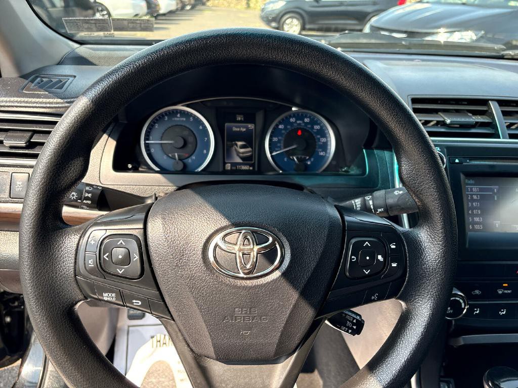 2016 Toyota Camry Image 9