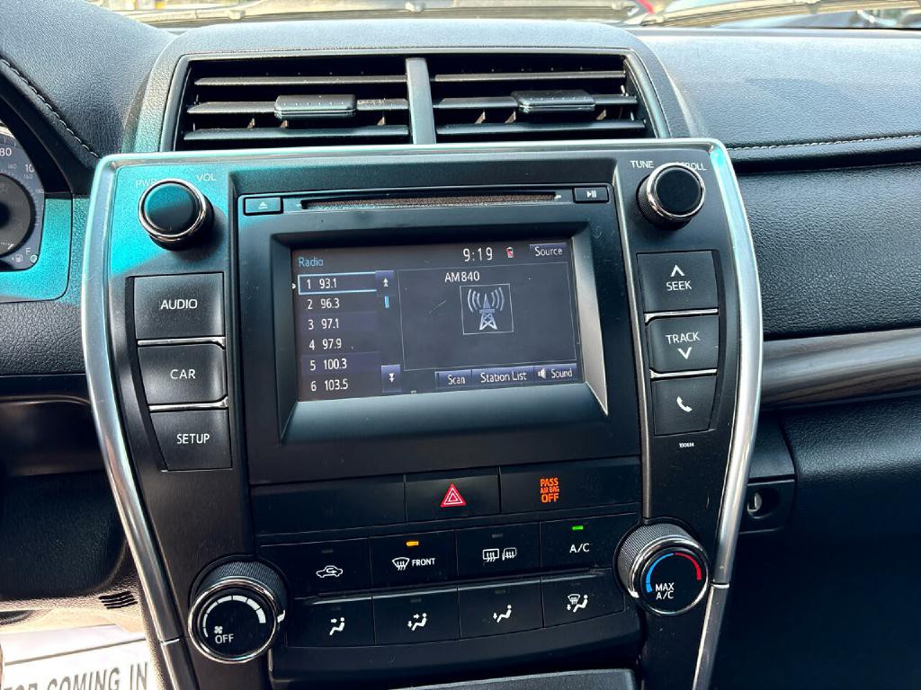2016 Toyota Camry Image 12