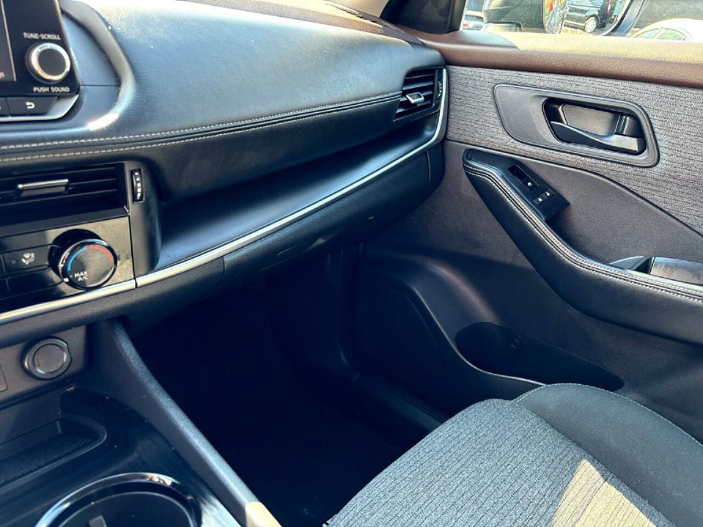 2021 Nissan Rogue Image 16