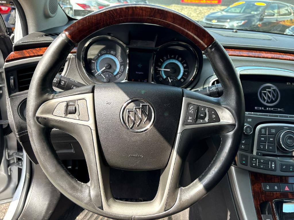 2012 Buick Lacrosse Image 9