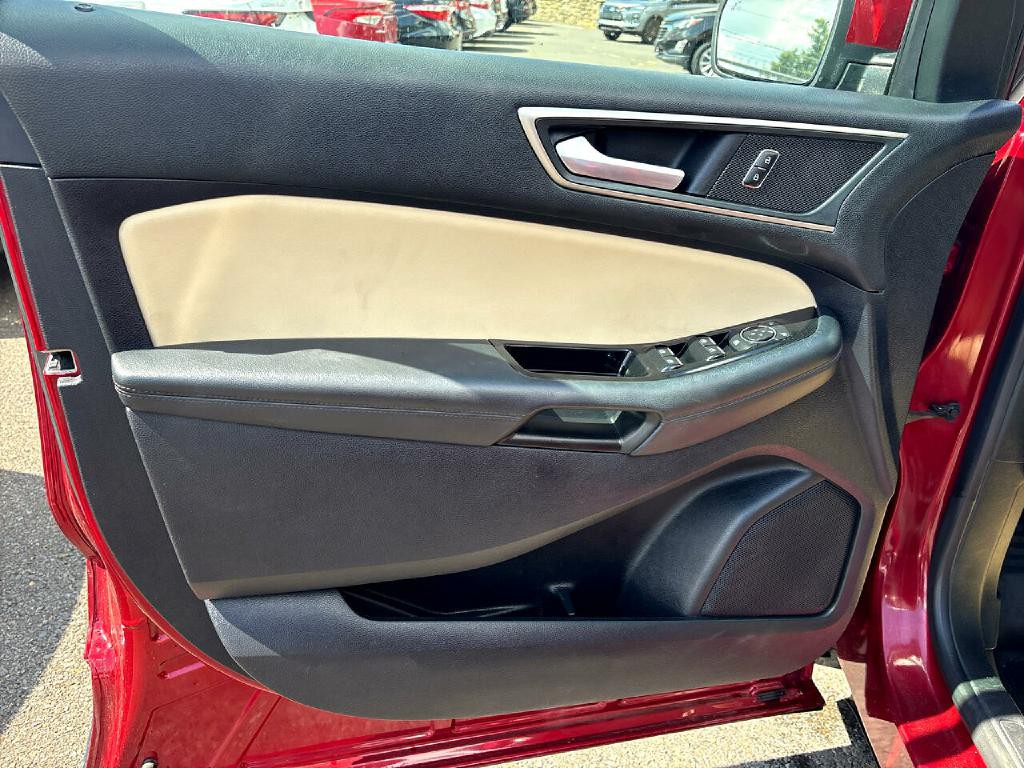 2019 Ford Edge Image 7