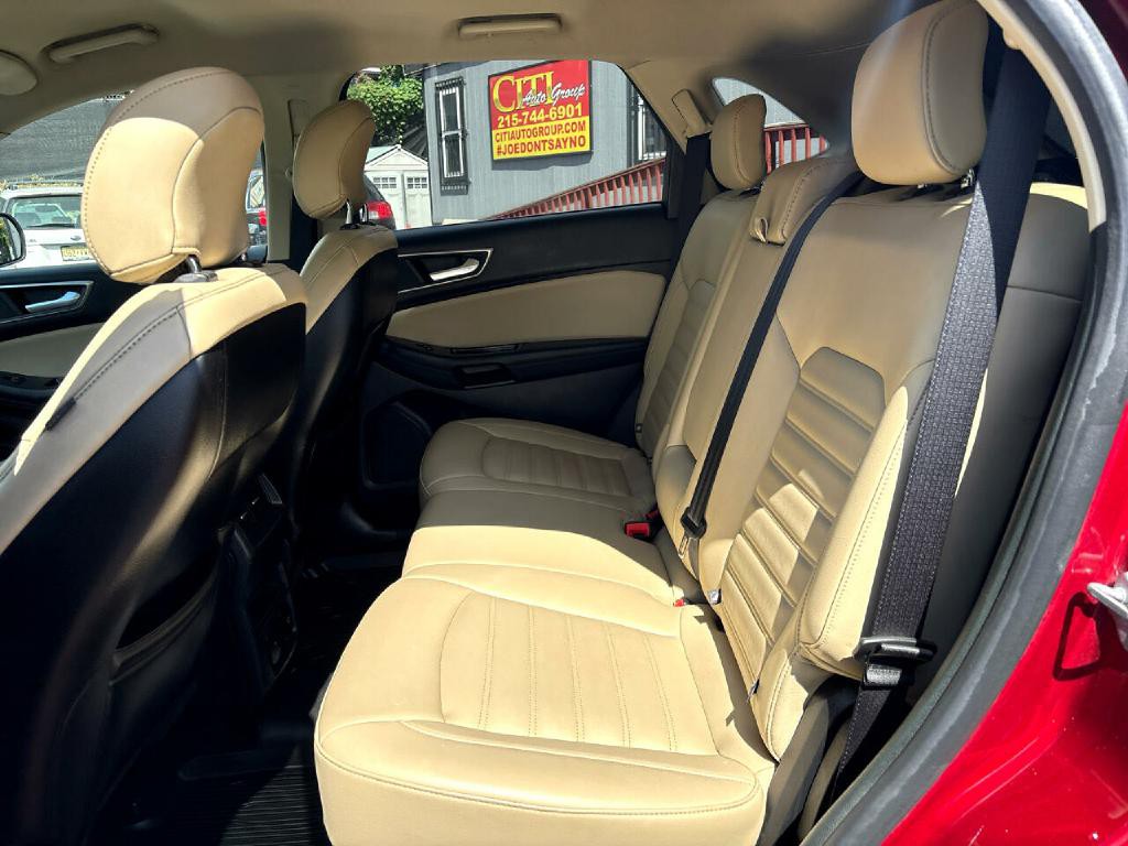 2019 Ford Edge Image 16