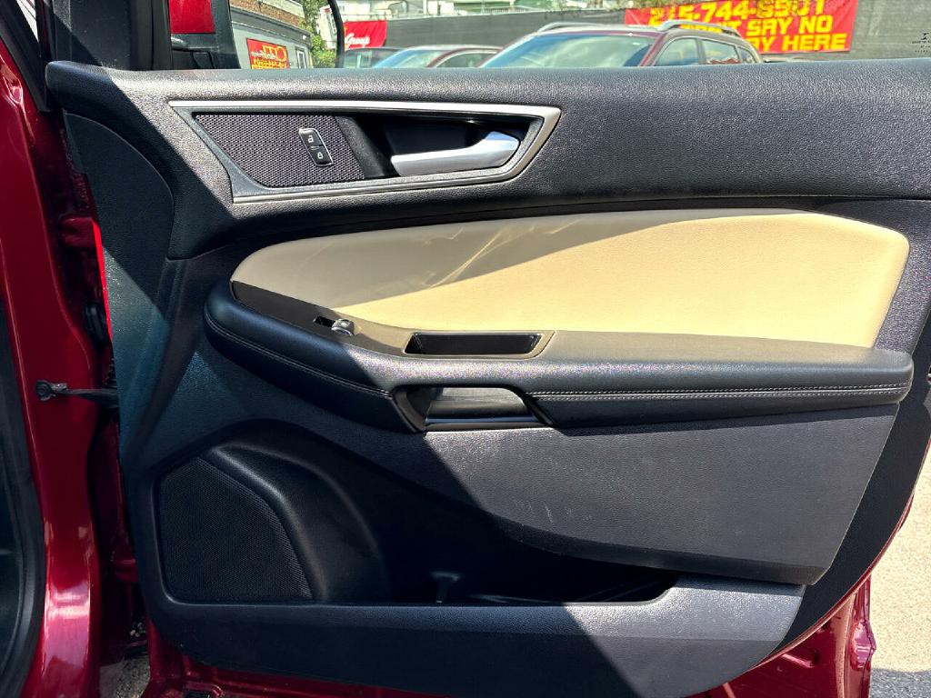 2019 Ford Edge Image 20
