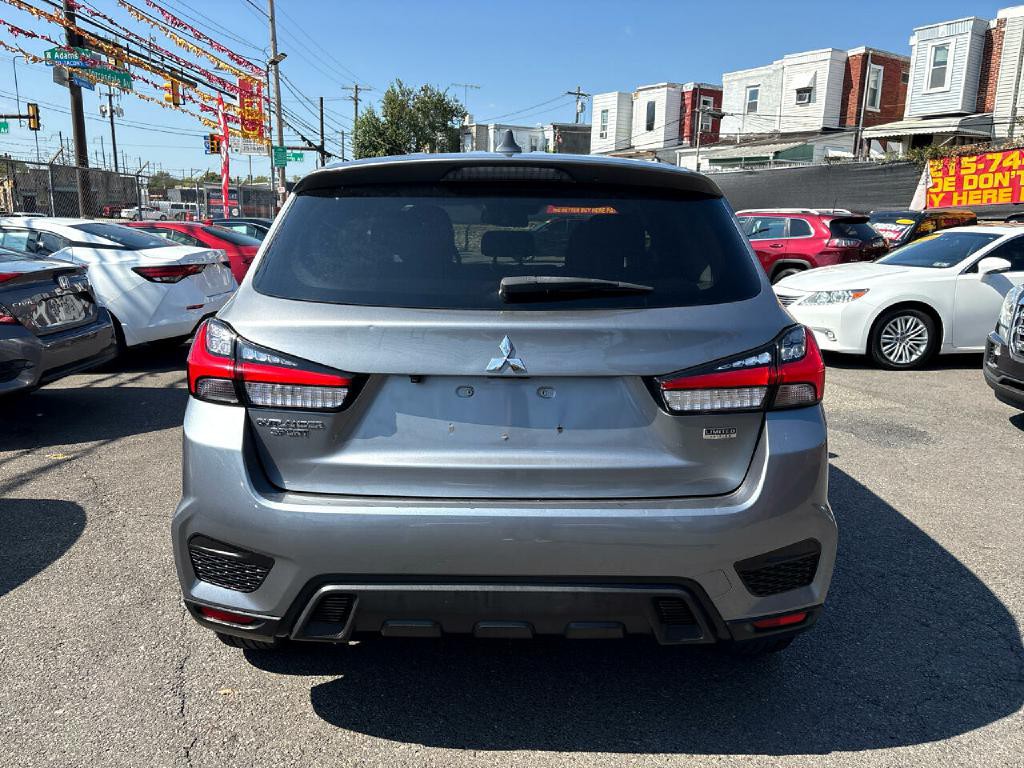 2021 Mitsubishi Outlander Image 5