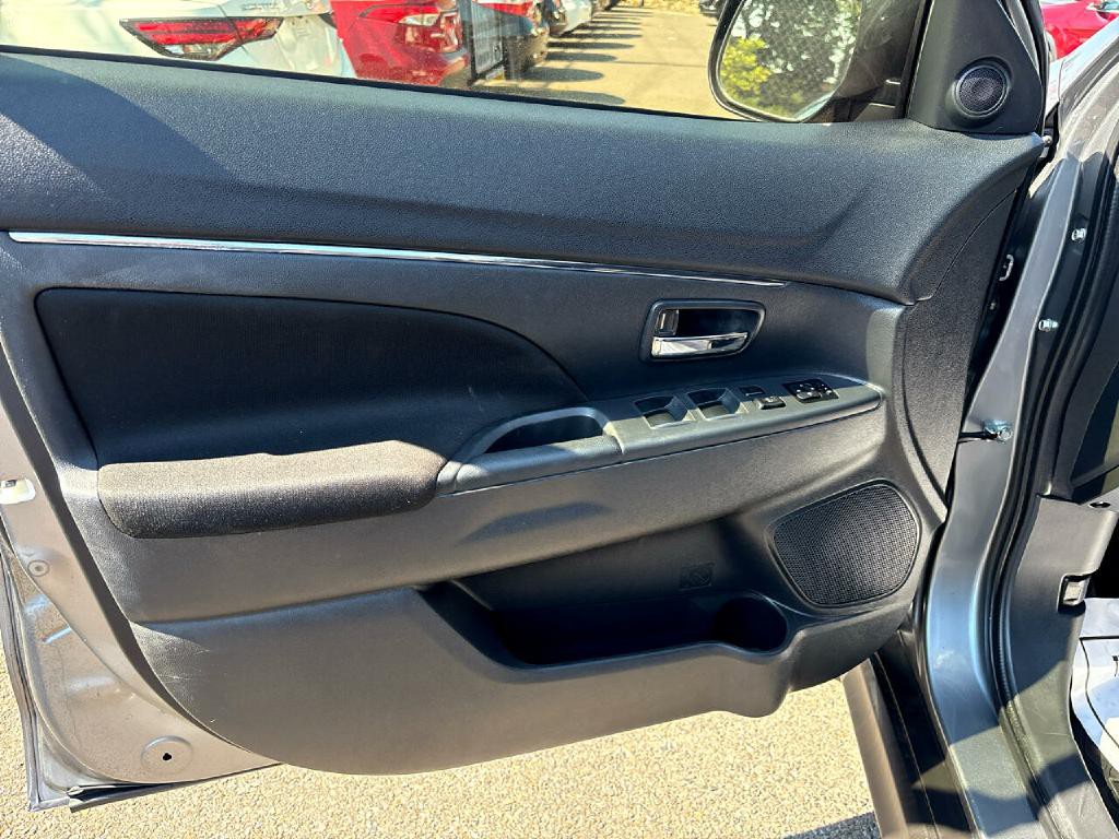 2021 Mitsubishi Outlander Image 7