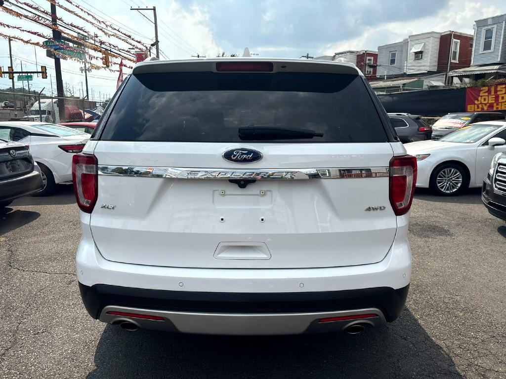 2016 Ford Explorer Image 4
