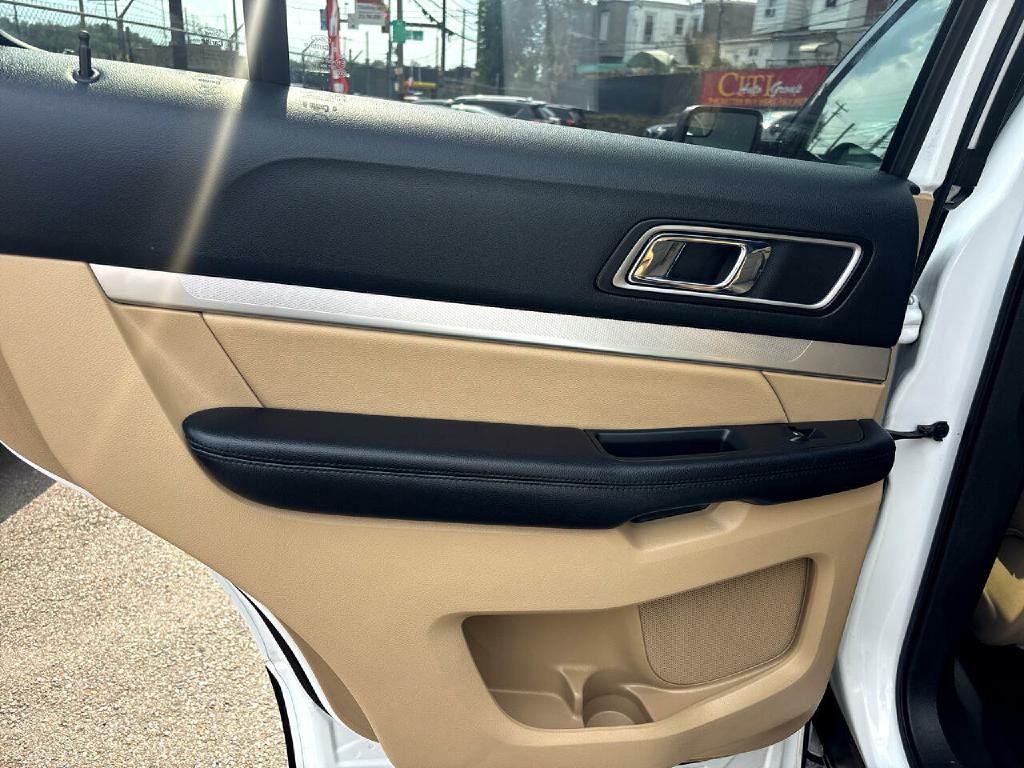 2016 Ford Explorer Image 15