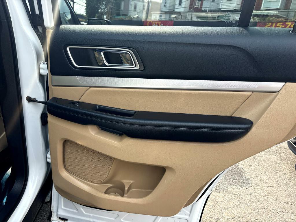 2016 Ford Explorer Image 21