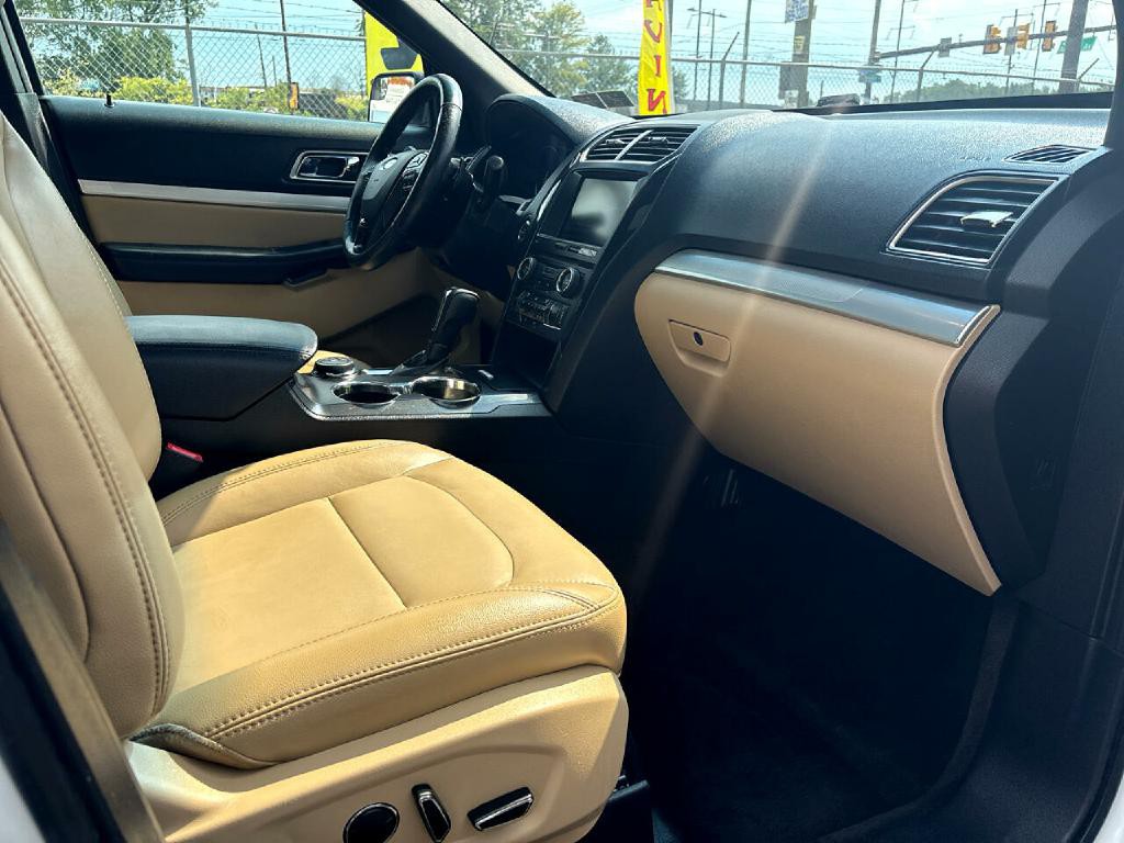2016 Ford Explorer Image 24