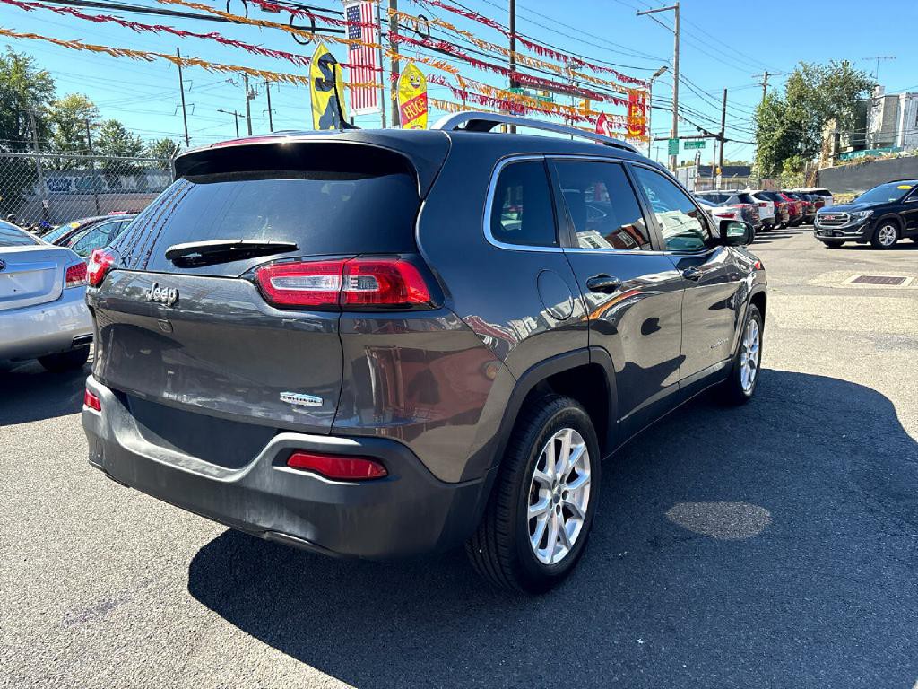 2017 Jeep Cherokee Image 5