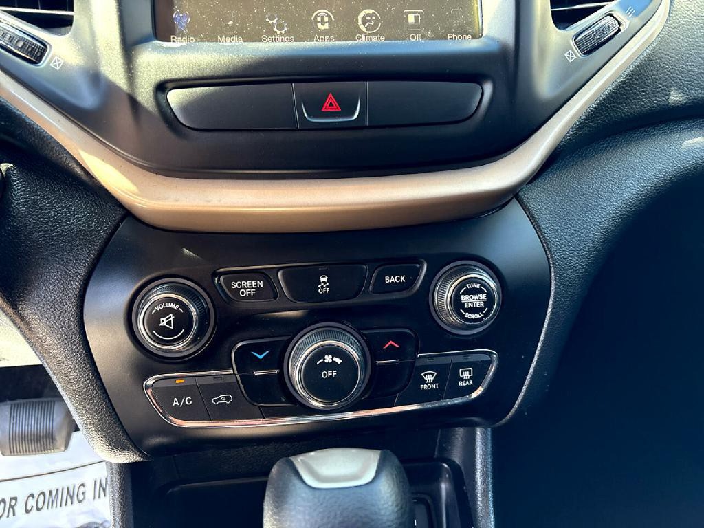 2017 Jeep Cherokee Image 11