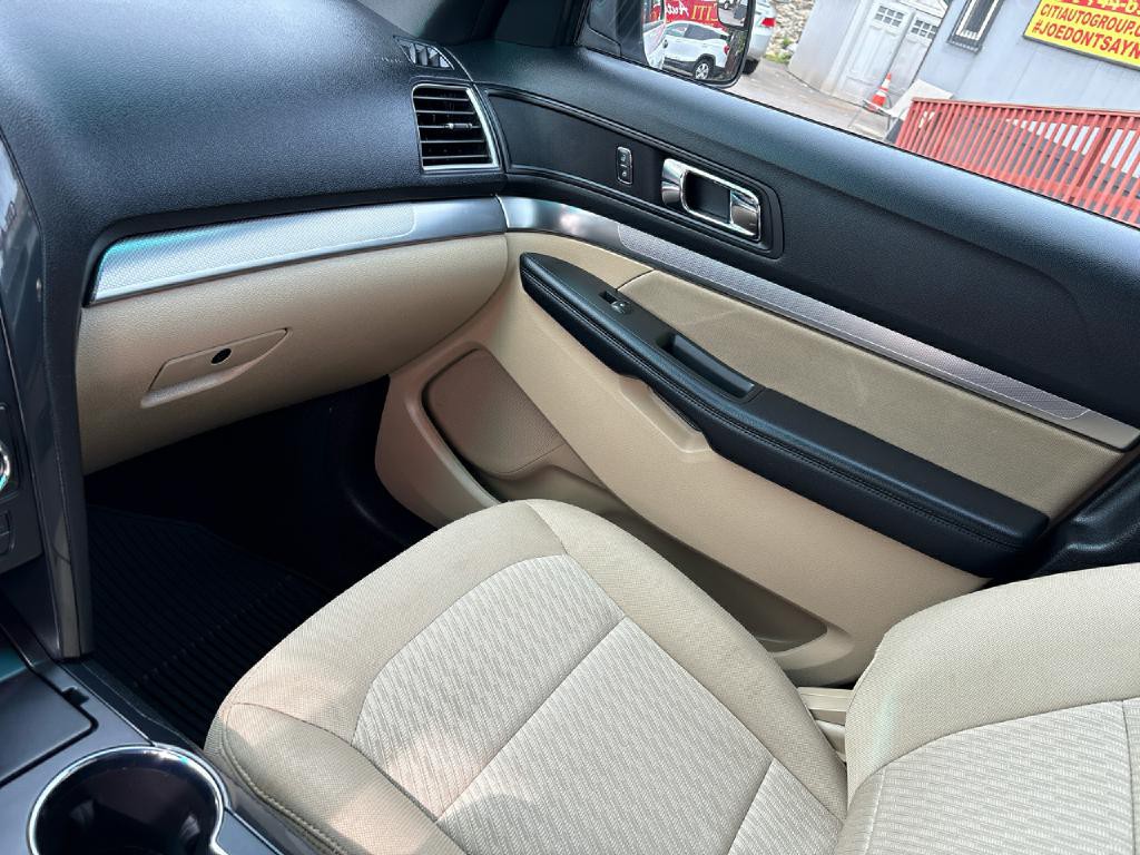 2016 Ford Explorer Image 12