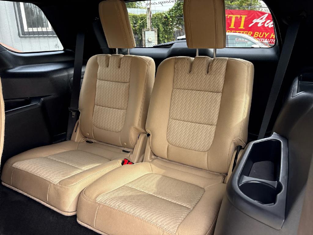 2016 Ford Explorer Image 15