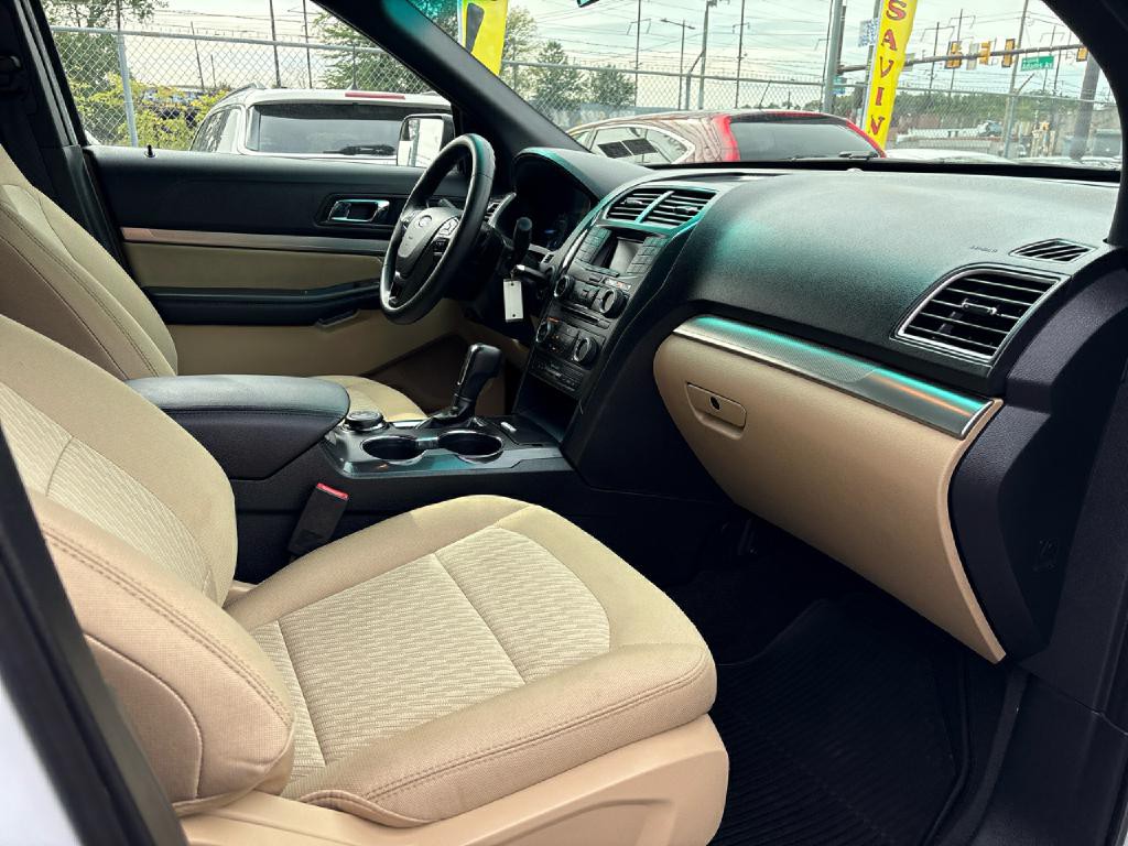 2016 Ford Explorer Image 21