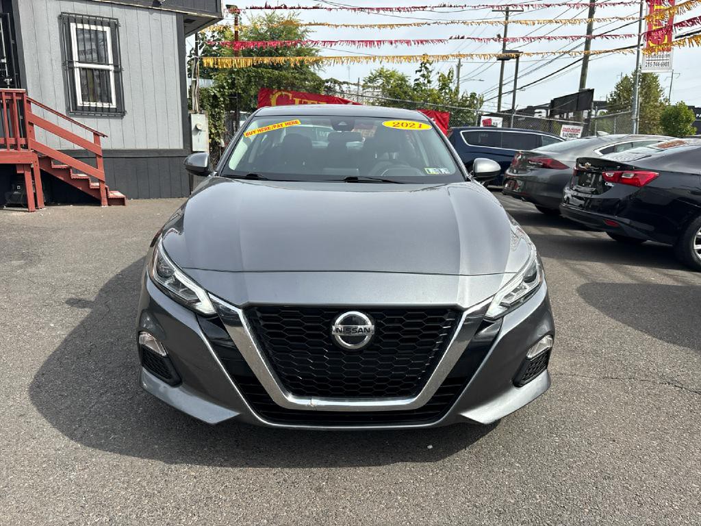 2021 Nissan Altima Image 2