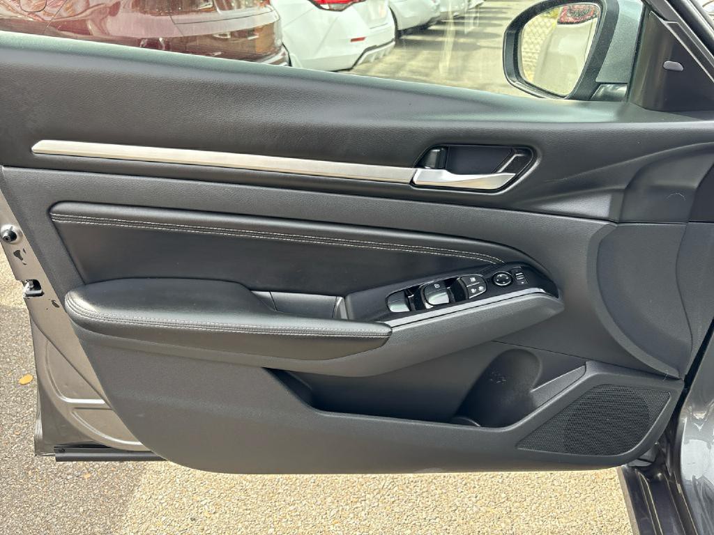 2021 Nissan Altima Image 7