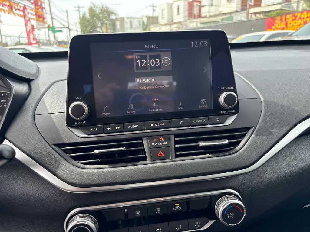 2021 Nissan Altima Image 11