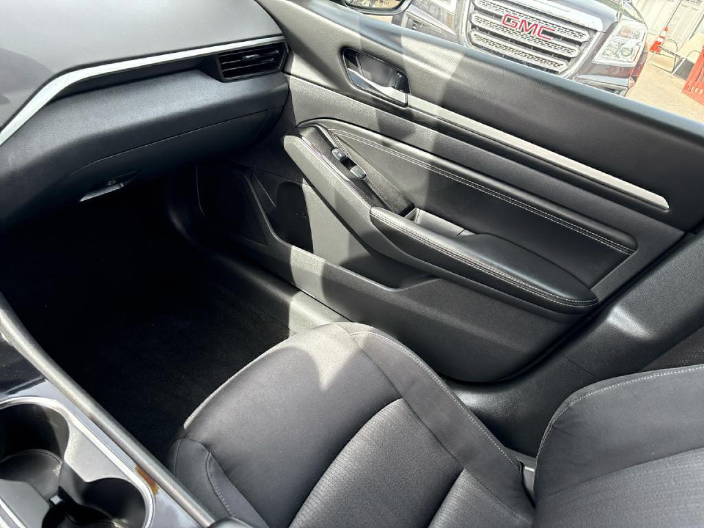 2021 Nissan Altima Image 12