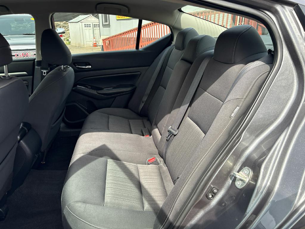 2021 Nissan Altima Image 14