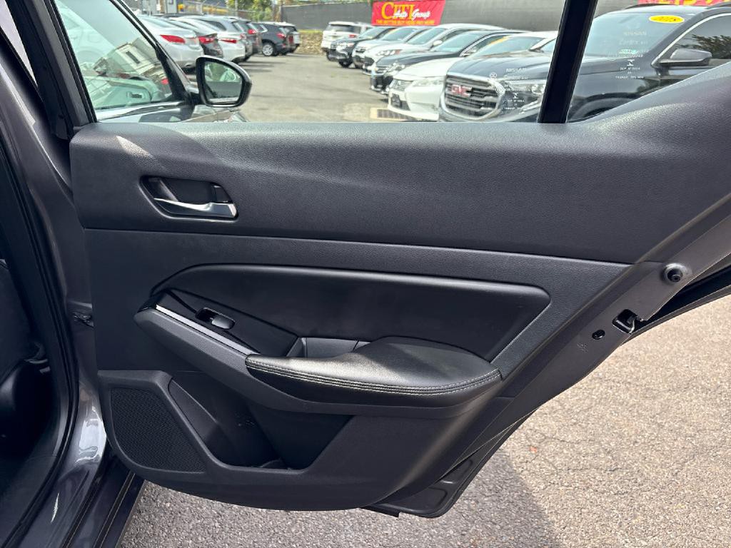 2021 Nissan Altima Image 16