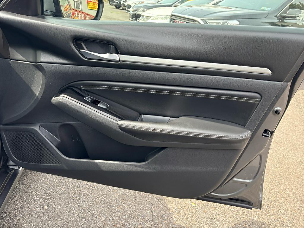 2021 Nissan Altima Image 18