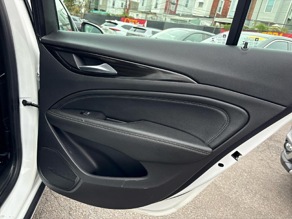 2018 Buick Regal Image 16