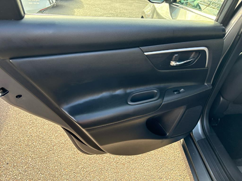 2018 Nissan Altima Image 18