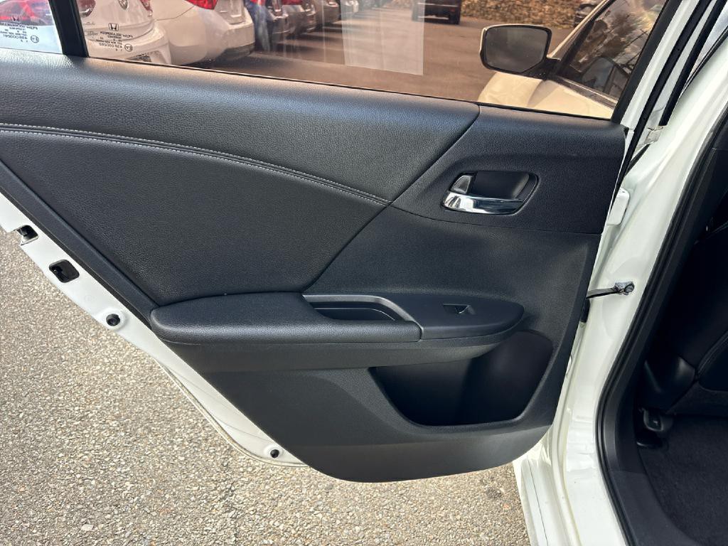 2016 Honda Accord Image 15