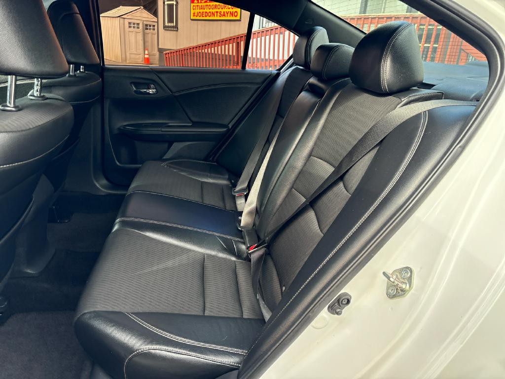 2016 Honda Accord Image 16