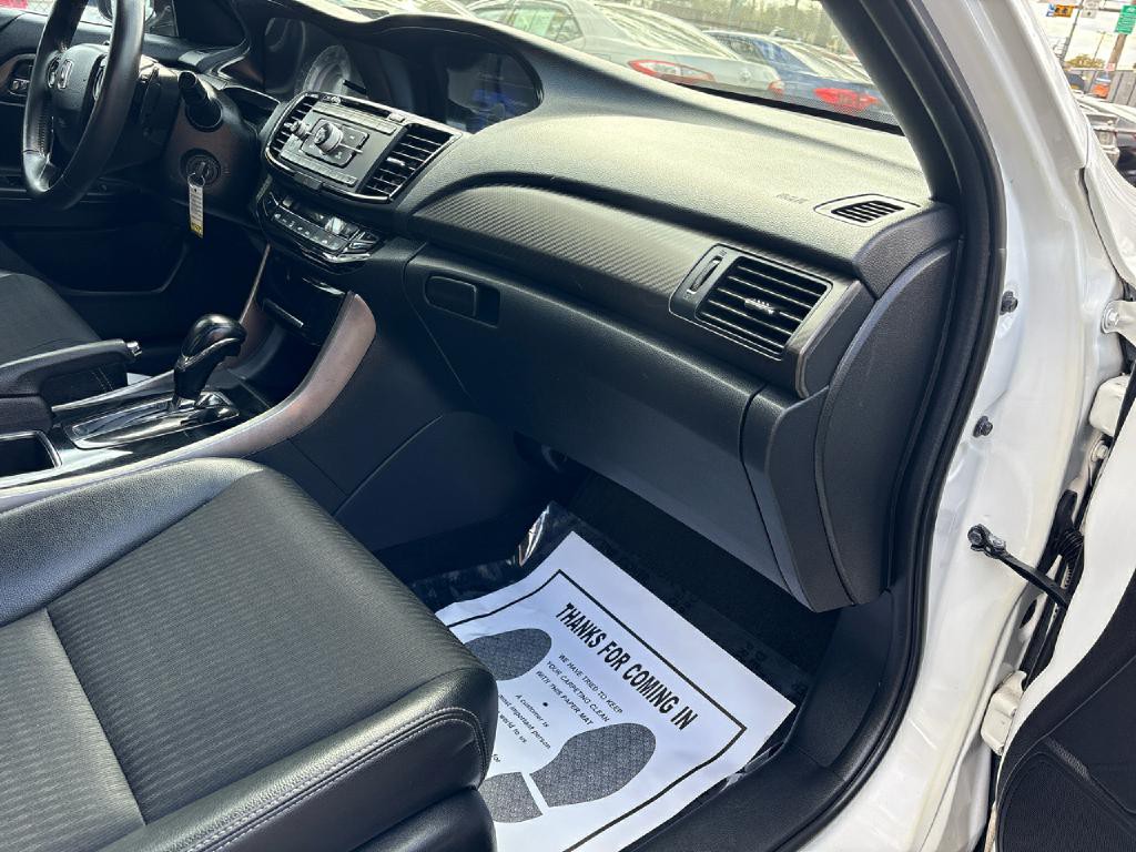 2016 Honda Accord Image 20