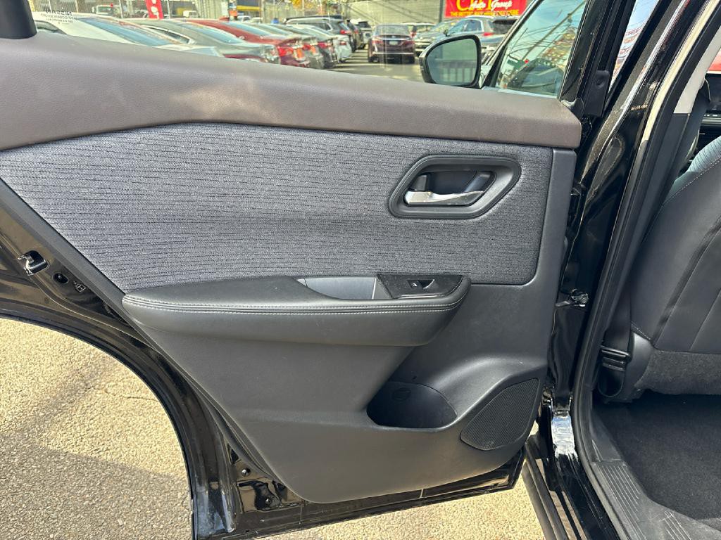 2021 Nissan Rogue Image 12