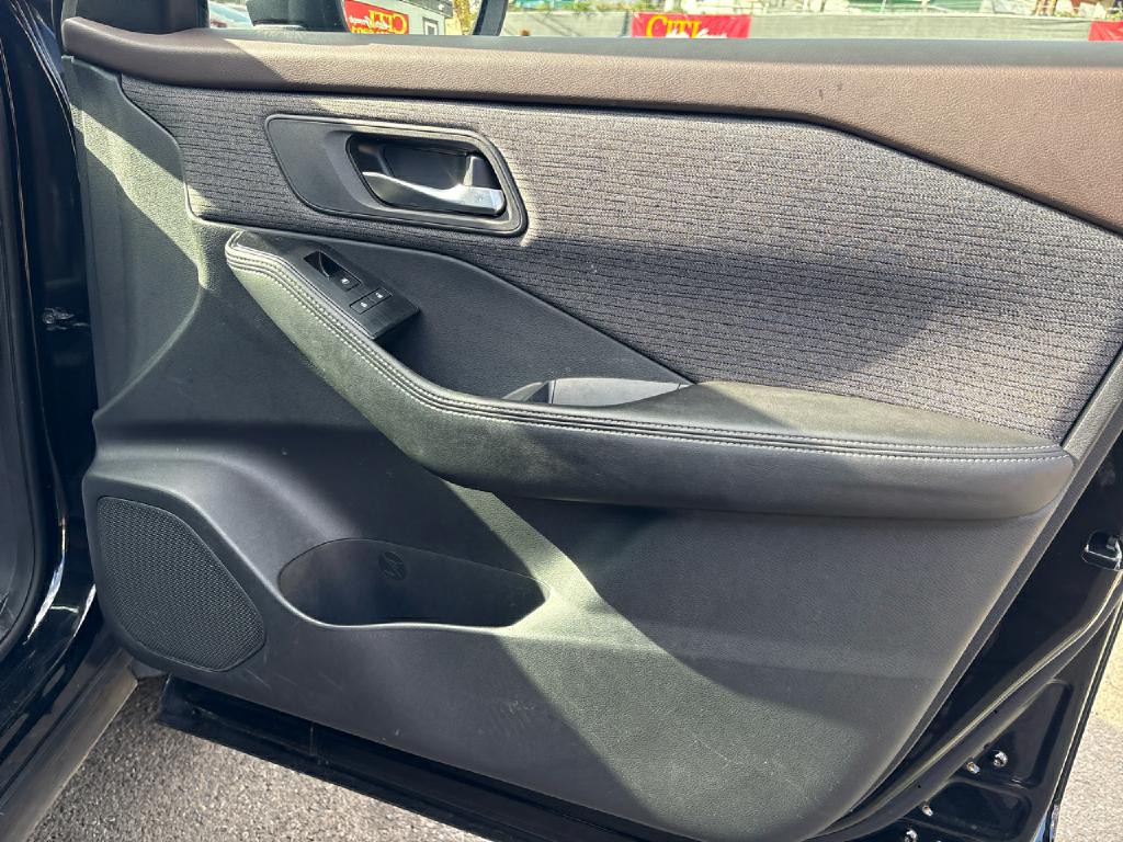 2021 Nissan Rogue Image 17