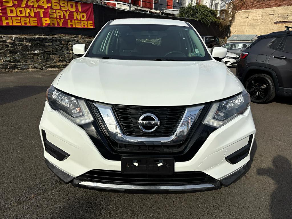 2017 Nissan Rogue Image 2