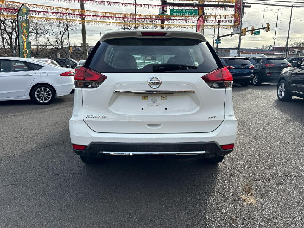 2017 Nissan Rogue Image 4