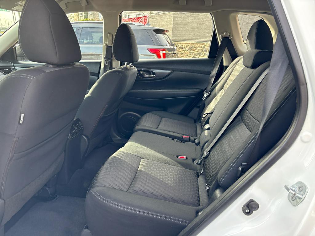 2017 Nissan Rogue Image 11