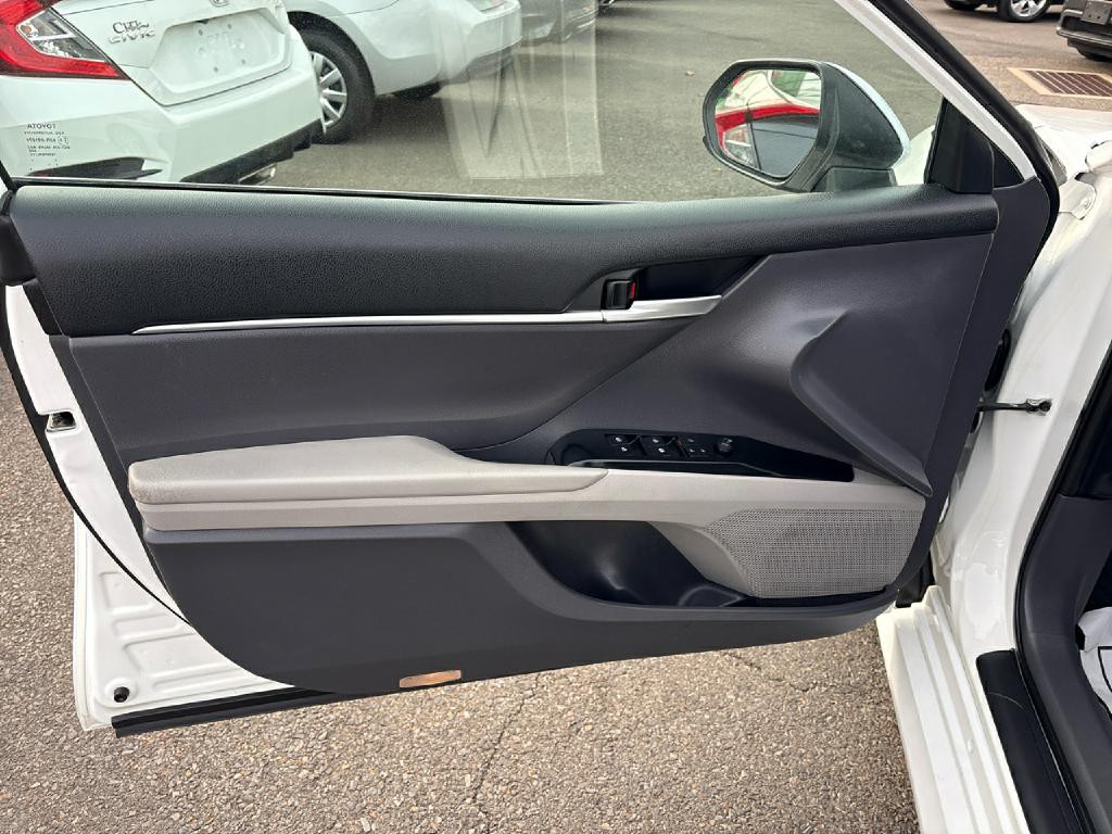 2019 Toyota Camry Image 6