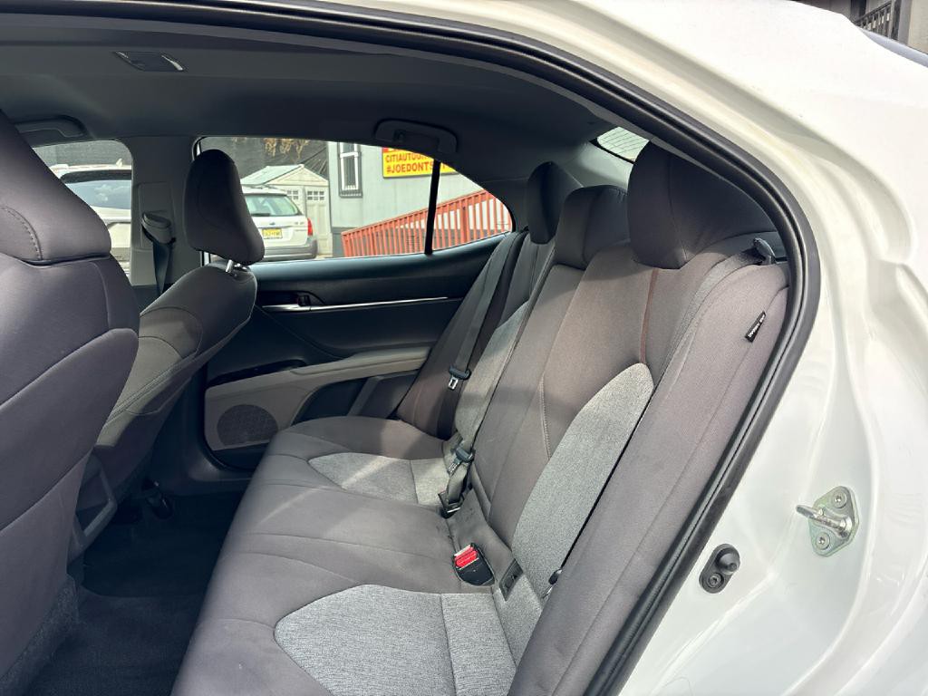 2019 Toyota Camry Image 9