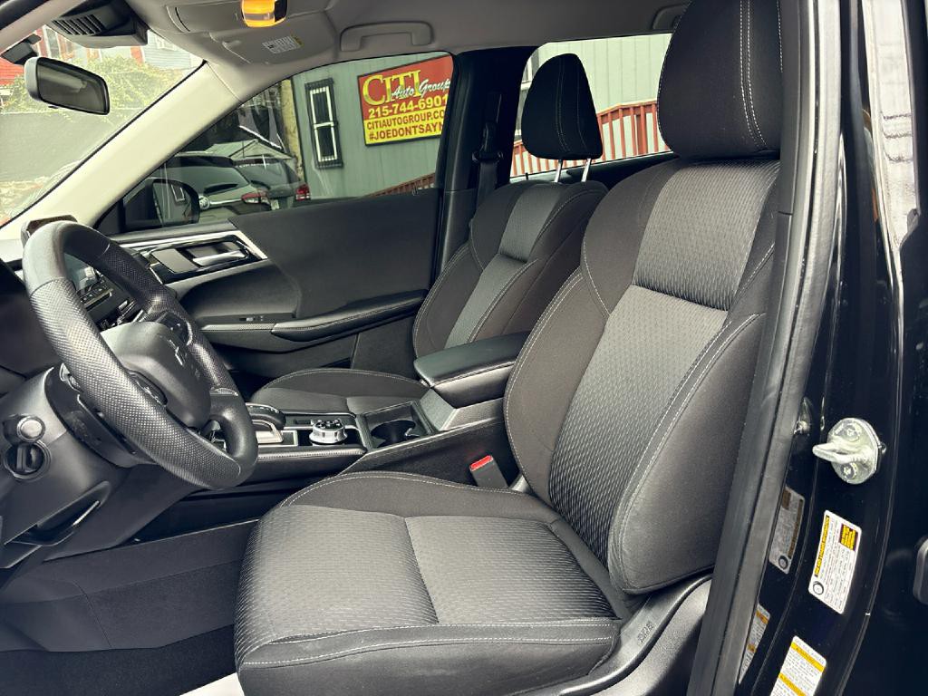 2022 Mitsubishi Outlander Image 7