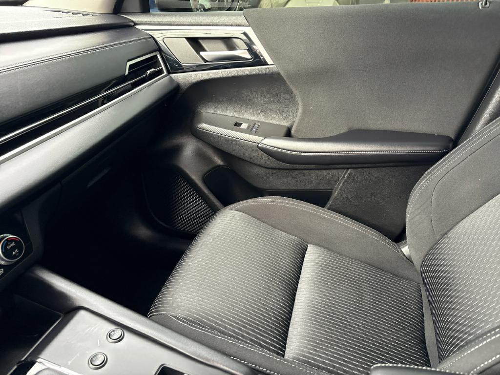 2022 Mitsubishi Outlander Image 10