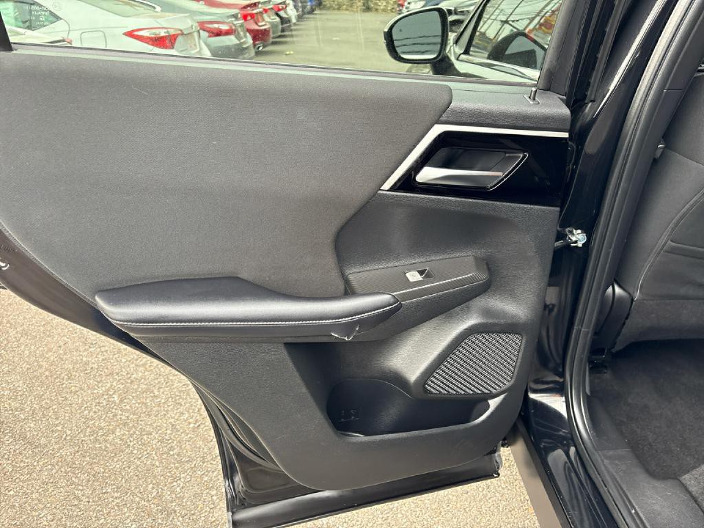 2022 Mitsubishi Outlander Image 11