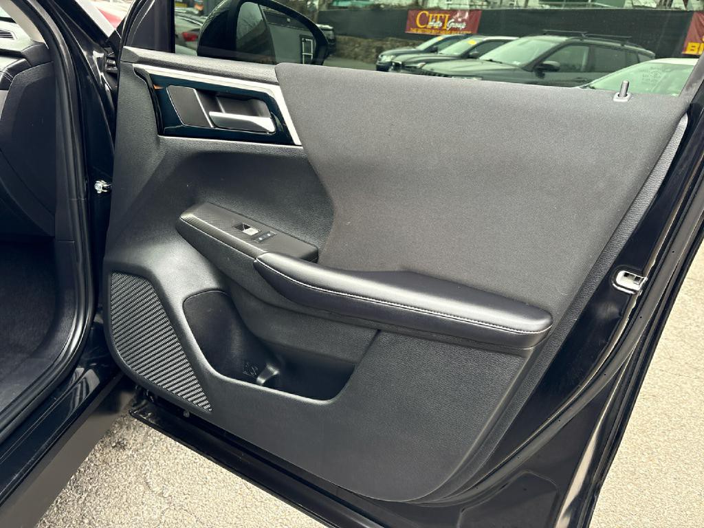 2022 Mitsubishi Outlander Image 17