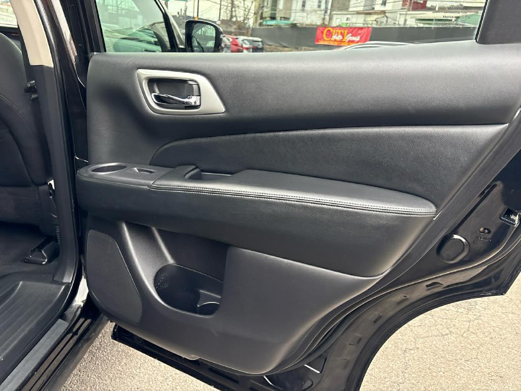 2020 Nissan Pathfinder Image 16