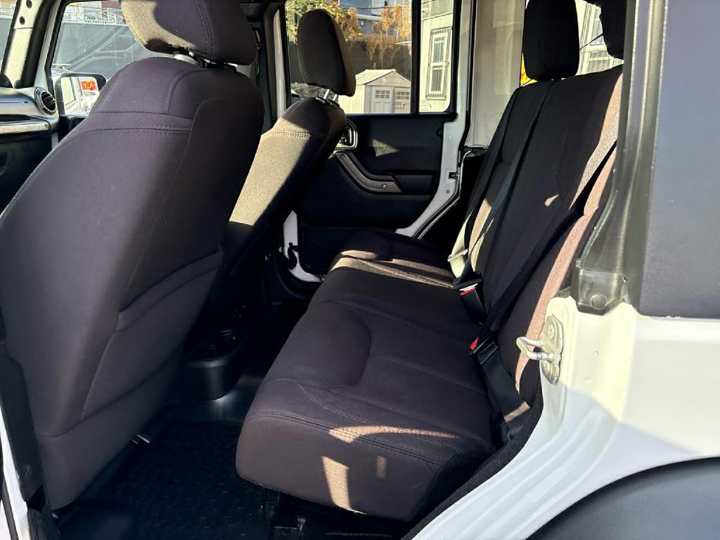 2014 Jeep Wrangler Image 11