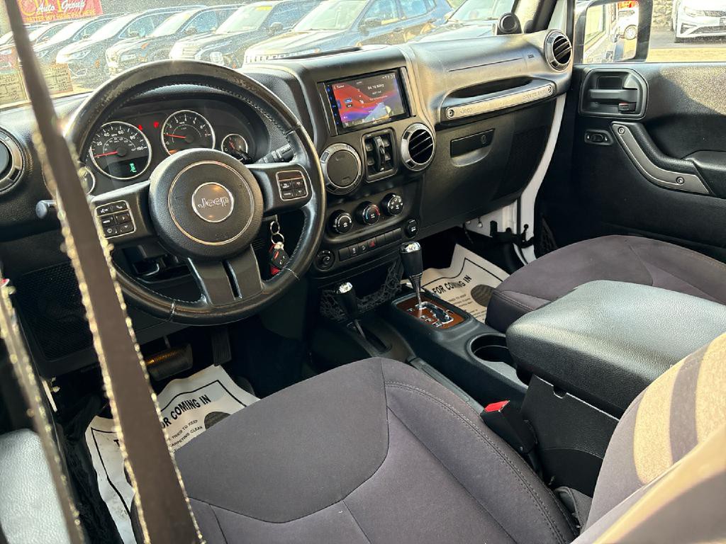 2014 Jeep Wrangler Image 12