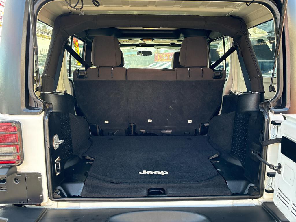 2014 Jeep Wrangler Image 13